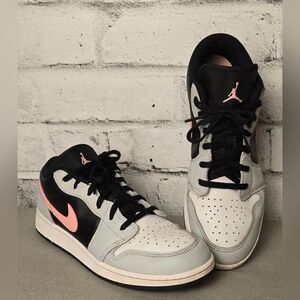 Air Jordan 1 Low GS Black Smoke Grey Pink Sneakers Women’s 8.5